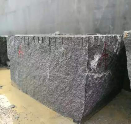 鐘山縣（廣西芝麻黑產地）警方成功偵破！擅自占用林地開采花崗巖石材案件