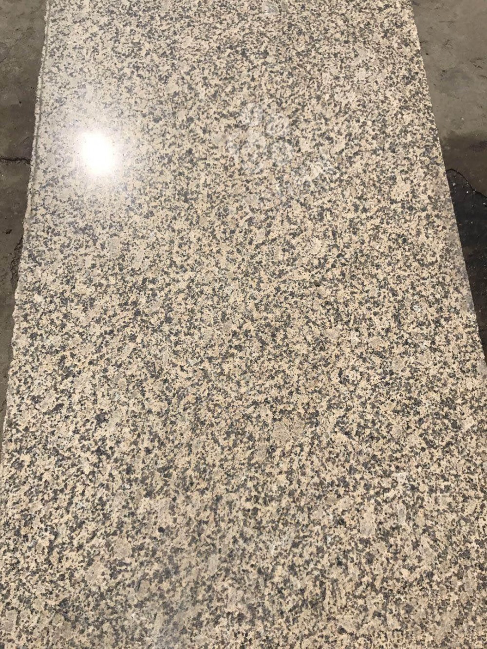 江西金黃色花崗巖產品系列(新卡麥、菊花黃、黃銹石、黃金麻)介紹