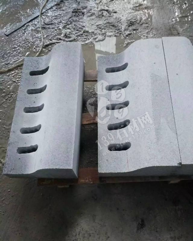 麻城張順利石材廠主要經營湖北芝麻白、芙蓉白環境石,地鋪石,路延石,小方石