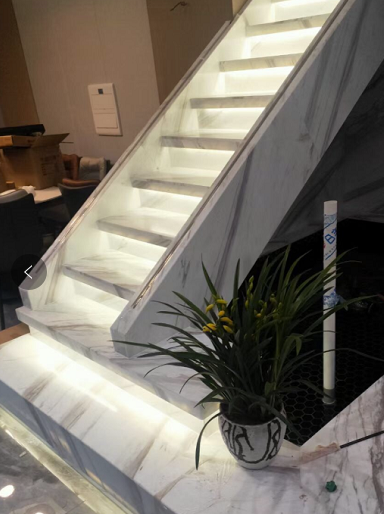 石材裝飾樓梯,選混凝土結(jié)構(gòu)還是鋼結(jié)構(gòu)?那種更好? 石材樓梯的結(jié)構(gòu)選擇 混凝土和鋼結(jié)構(gòu)