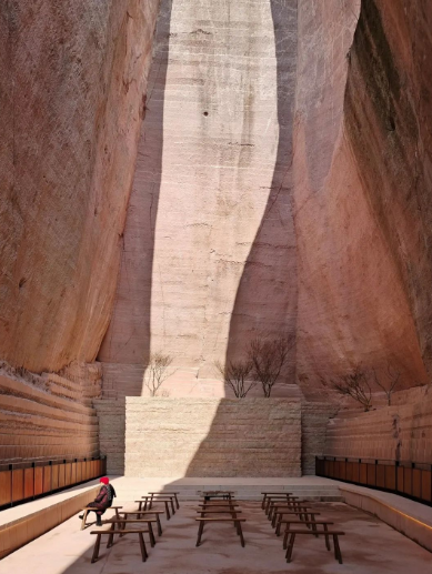 【石材礦山文化】浙江縉云石宕,千年采石場化身洞天舞臺(tái) 浙江千年采石場舞臺(tái) 石材礦山文化