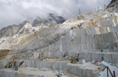 高檔進口白色大理石(雪花白)選料、加工、安裝、結晶護理的一些注意事項 雪花白大理石