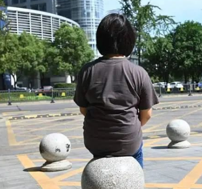 擋車圓球要漲價了?高溫下的擋車石居然是女性痛經(jīng)殺手!附擋車石(球)欣賞! 石材擋車球 擋車柱