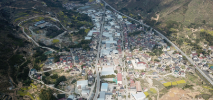 浙江桐廬鐘山鄉(xiāng):4坐石材礦山(芝麻黑)已全部關(guān)停,灰山白水到綠水青山變金山銀山 浙江桐廬石材