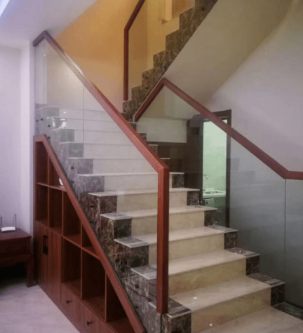 干貨:石材樓梯搭配玻璃護欄欄桿的幾種做法 石材樓梯搭配玻璃護欄欄桿