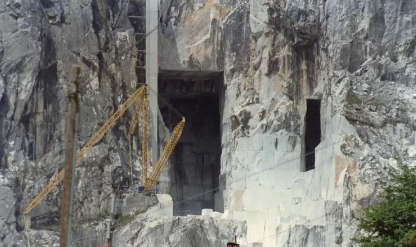 干貨分享給家里有礦的石材小伙伴:石材礦山開(kāi)采工藝與設(shè)備解析 石材礦山開(kāi)采工藝與設(shè)備解析