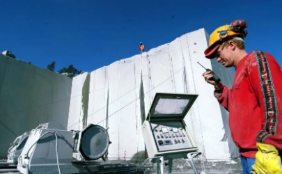 干貨分享給家里有礦的石材小伙伴:石材礦山開(kāi)采工藝與設(shè)備解析 石材礦山開(kāi)采工藝與設(shè)備解析