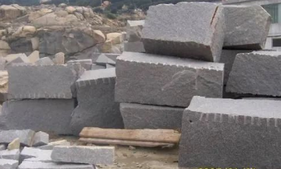 干貨分享給家里有礦的石材小伙伴:石材礦山開(kāi)采工藝與設(shè)備解析 石材礦山開(kāi)采工藝與設(shè)備解析