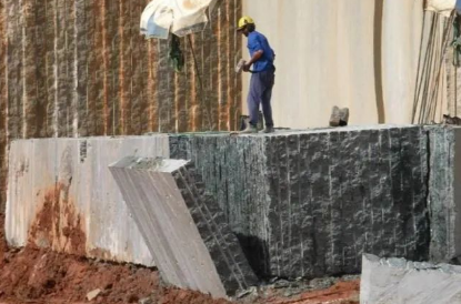 干貨分享給家里有礦的石材小伙伴:石材礦山開(kāi)采工藝與設(shè)備解析 石材礦山開(kāi)采工藝與設(shè)備解析