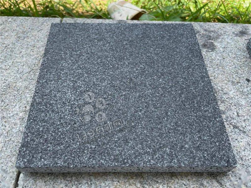 灰麻石提色變芝麻黑(中國黑)的方法原理介紹