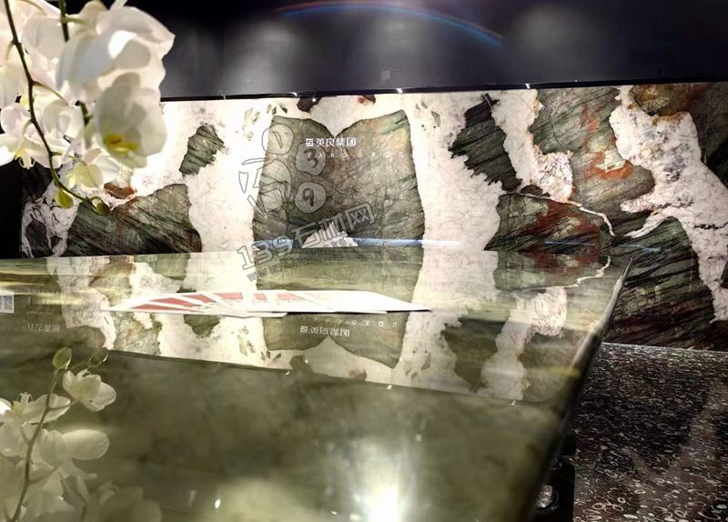 冰川翡翠:潔白無瑕與貴氣天成