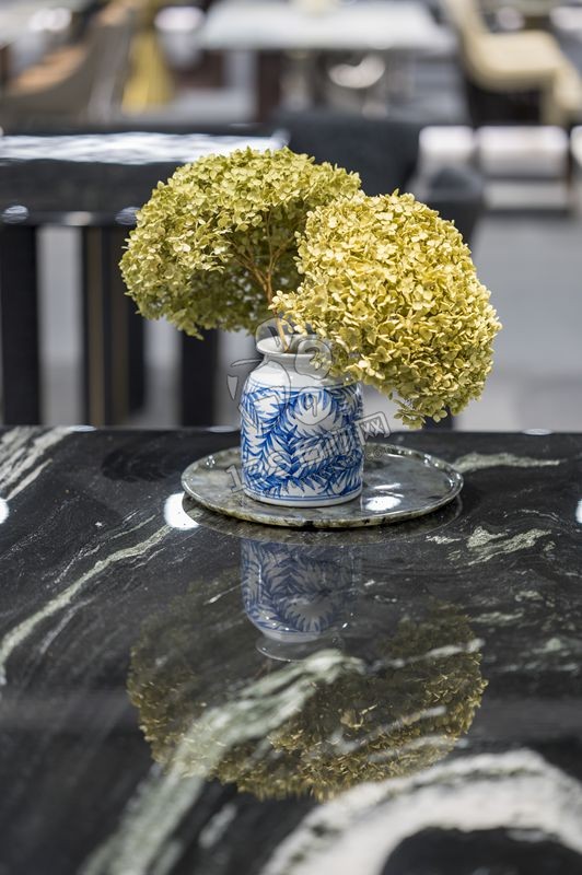  “大者奢石家居”：點燃家具領域的創意之火 