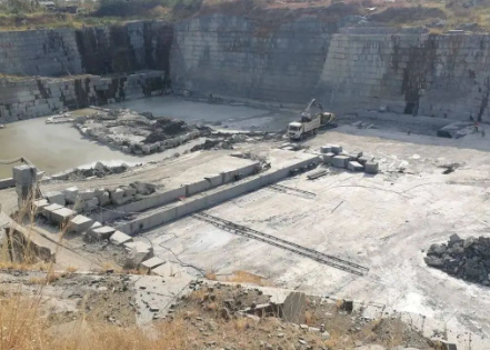 柬埔寨花崗巖出口增長四倍,出口2-3萬個集裝箱!附柬埔寨芝麻黑欣賞! 柬埔寨黑石材